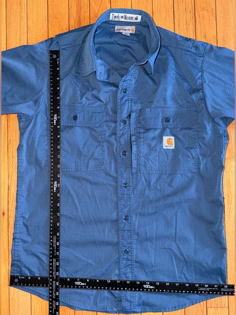 Men’s size medium Carhartt blue short sleeve button down rip stop work shirt